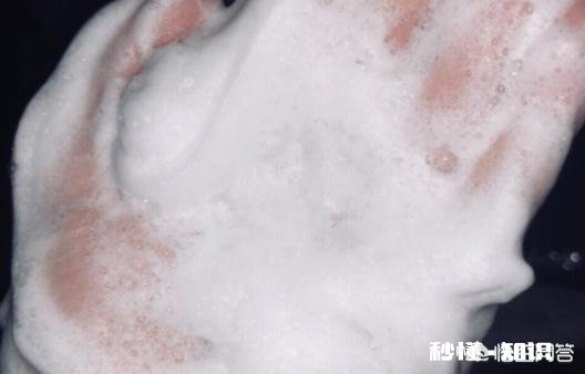 鼻子黑头反复，是什么原因导致的，又要如何去除黑头呢