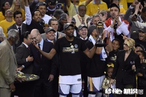 没有杜兰特，还是回归只有水花和格林的阵容，勇士能否再次夺冠