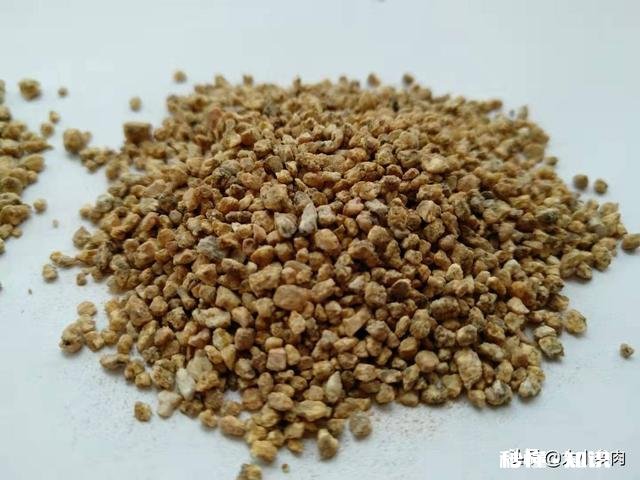 买的多肉颗粒要掺土吗掺养花的土可以吗