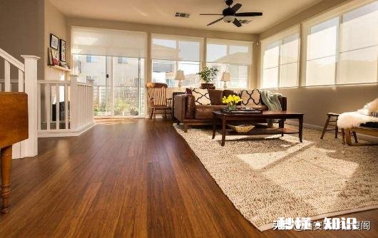 木地板铺好后发现色差很明显，一个房间的颜色都不一样，怎么办