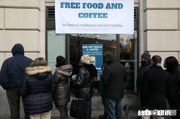有的人说美国人没有存钱的概念,这是真的吗美国政府关门,导致公务员领救济,你怎么看