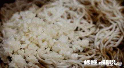 吃面条加蒜瓣，为什么?你会加吗
