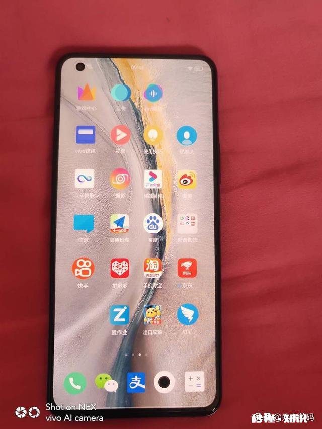 身边好多人都买了iQOO 5,这手机到底有哪些优势