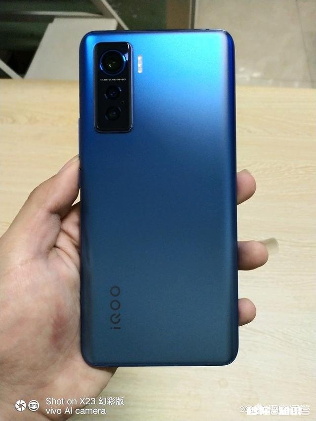 身边好多人都买了iQOO 5,这手机到底有哪些优势