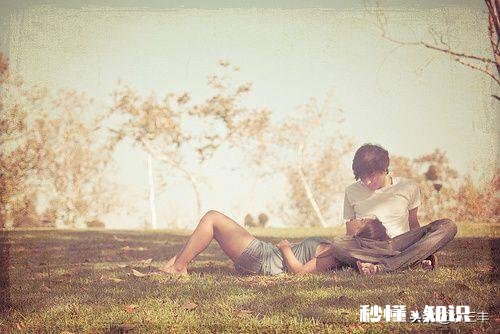 情侣之间最喜欢的小动作有哪些