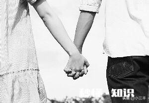 情侣之间最喜欢的小动作有哪些