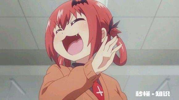 求一张脸朝上很嚣张的仰头大笑的动漫图片