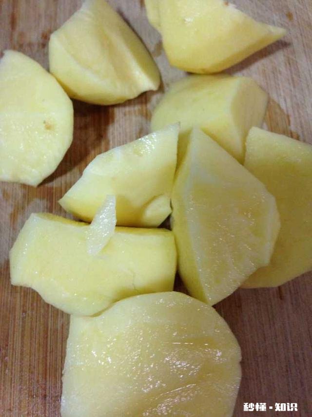 黄焖鸡怎么做肉质才劲道，吃着不噎