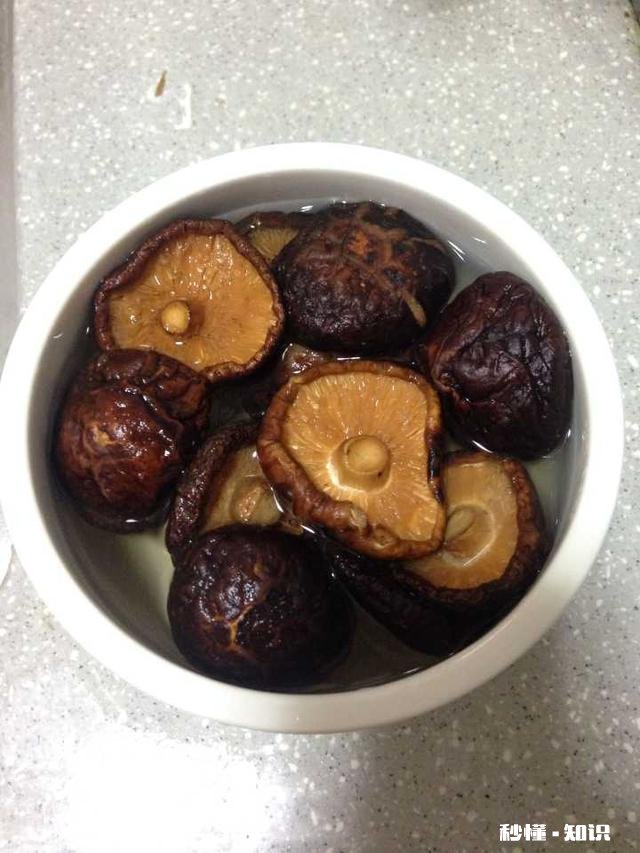 黄焖鸡怎么做肉质才劲道，吃着不噎