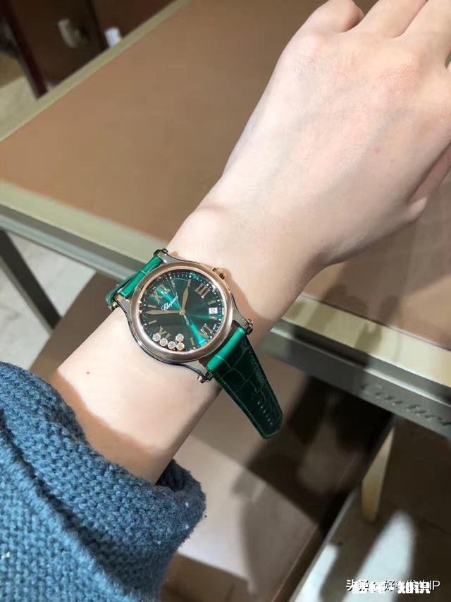 女朋友快过生日了，想送她块手表，卡地亚蓝气球怎么样，有推荐吗