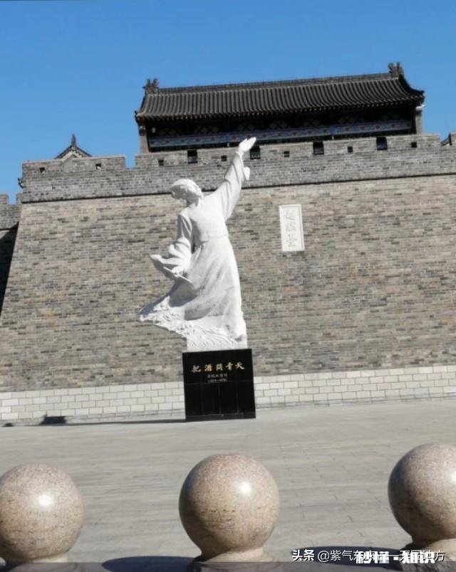 有哪些你觉得越读越回味无穷的古诗词呢