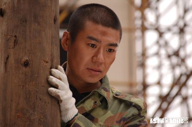 《士兵突击》里的史今班长，与《我是特种兵》里小庄入伍时的班长，哪个更真实为什么