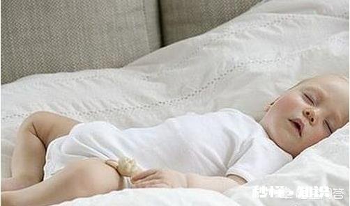 孩子睡觉老是踢被子怎么办