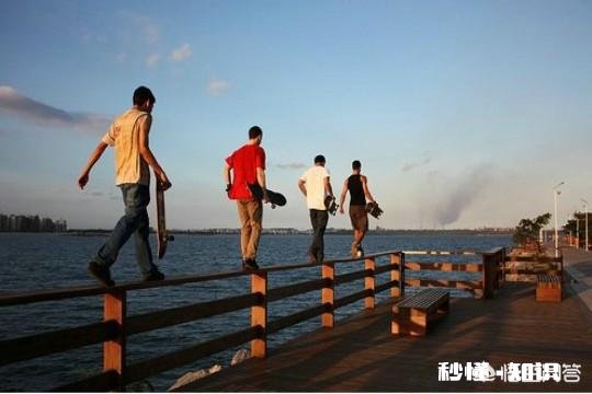 我儿子结婚快到十年了，朋友给拿七百，朋友儿子现在结婚我给拿一千二，行吗