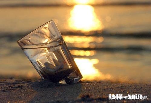 为啥我妈妈总逼着我喝水,这样可能有坏处吗