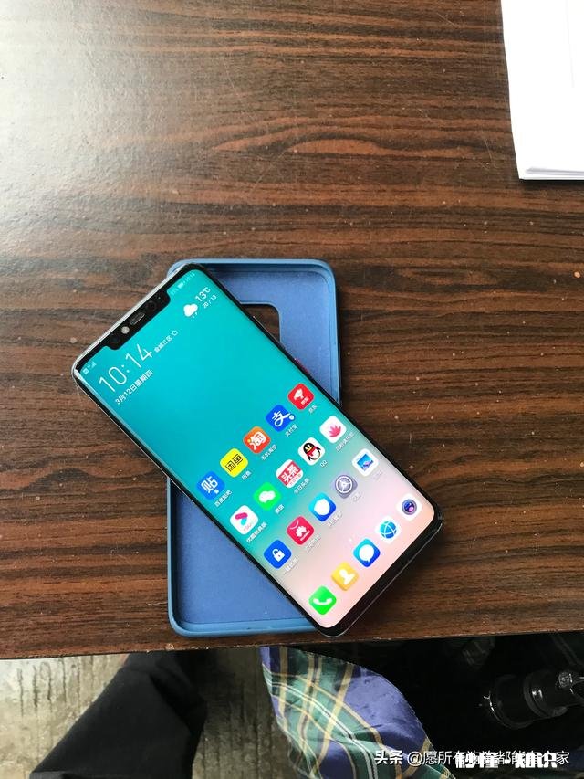 想要一个屏幕好的手机，真双扬声器，电池大一点，中端处理器就可以，有什么推荐吗