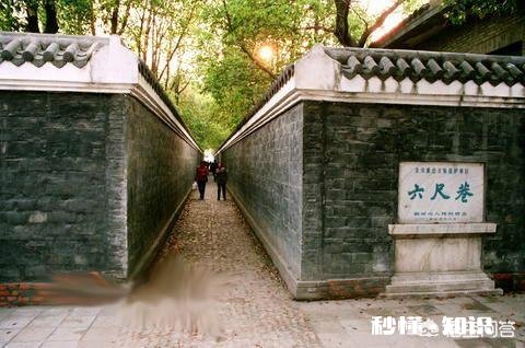 奶奶收了人家给小孩的压岁钱。妈妈有意见，认为奶奶收的应该给妈妈保管。你怎么看