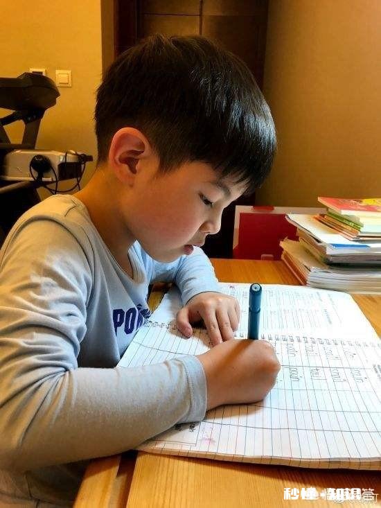 有没有家长跟我一样,小学一年级的作业稍不注意就没有检查到全对