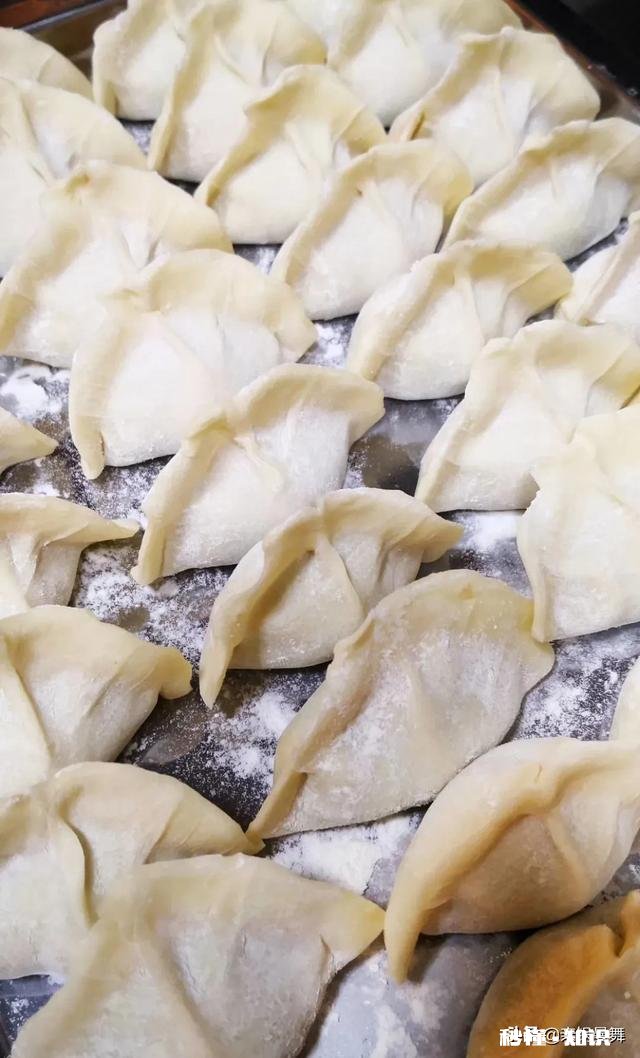 韭苔馅饺子的做法