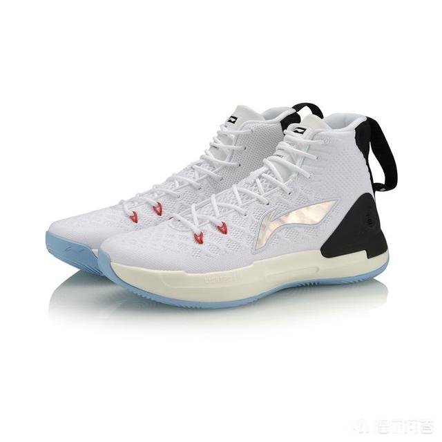 安踏,李宁,匹克800元内哪个品牌男球鞋性价比最高