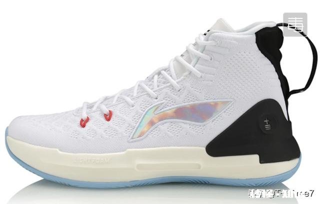 安踏,李宁,匹克800元内哪个品牌男球鞋性价比最高