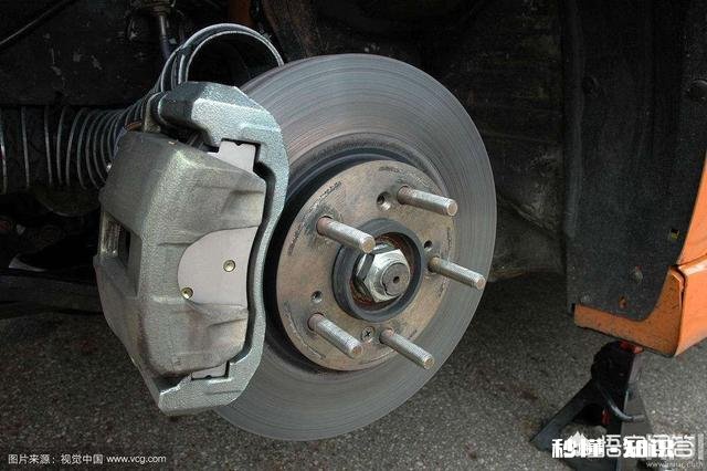 刹车抱死怎么回事啊