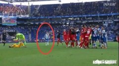 队友打架武磊旁观，有人说武磊这样做会被队友孤立，你怎么看