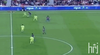 足坛射手榜梅西强势霸榜,C罗欧冠出局只列第九,双方差距越拉越大C罗还能媲美梅西吗