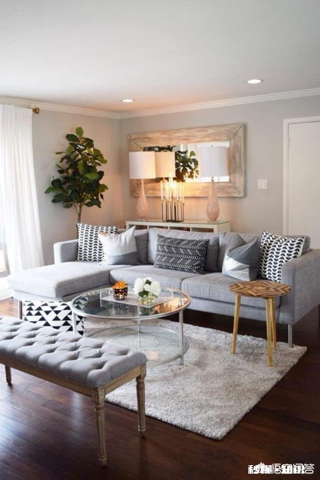 客厅沙发摆放有何讲究，客厅沙发如何选择