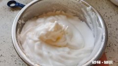 戚风蛋糕出炉后又掉下去了怎么回事