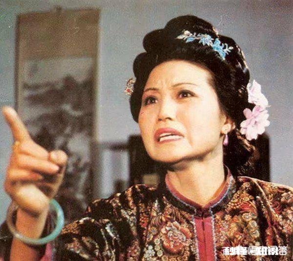 《红楼梦》中赵姨娘和贾环几次三番黑心暗害宝玉，王夫人为何一再容忍不报复