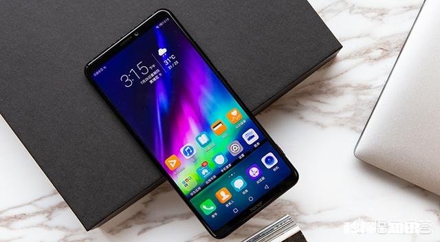 2019年1月想入手价格3000左右的手机，有什么好的推荐