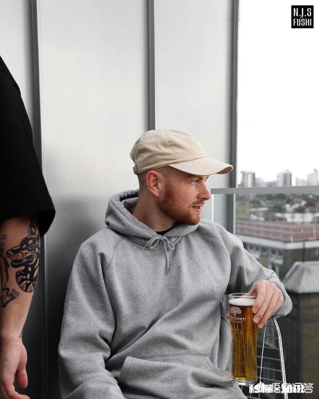 冬季极简气质风穿搭范例