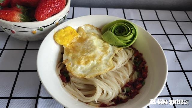 35岁的妇女想自己创业，但没有太多资金的，适合什么项目