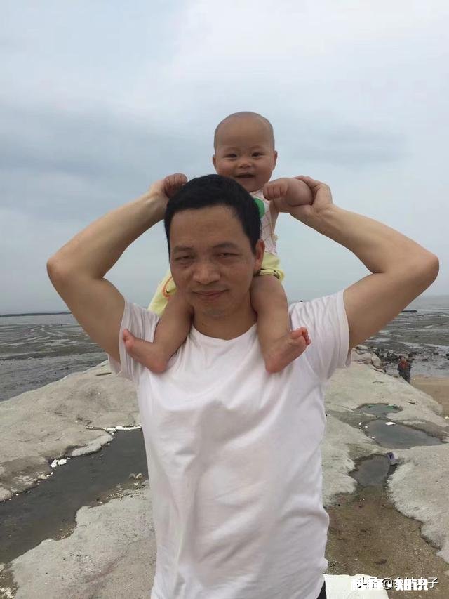 有了小孩后,老公放假休息会在家帮忙带小孩吗还是自己出去潇洒或者打游戏