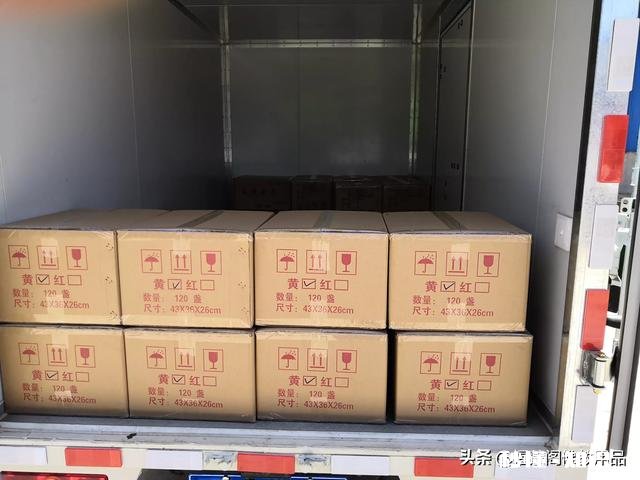 卡友们，可以推荐一款能上蓝牌，但是又特别能拉货的轻卡吗