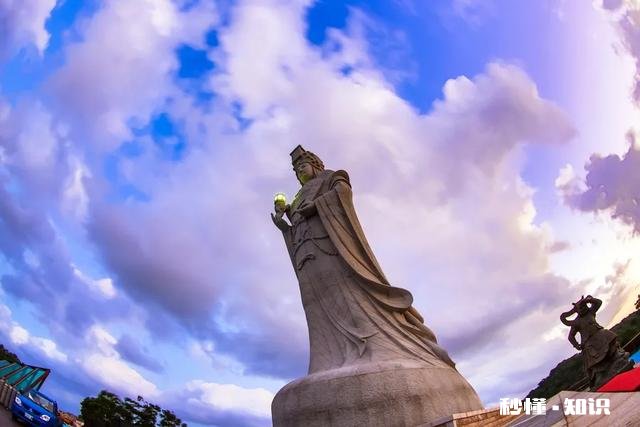 上联：云里雾里隐观音，下联怎么对