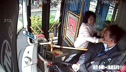 涟源男子替母理论拖拽并殴打公交车司机，将司机拖离驾驶位置，导致公交车失控向前滑行，被判刑3年2个月。你怎么看