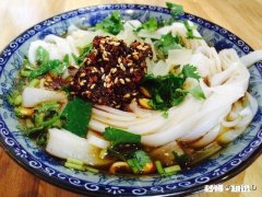 请问各位老师，这是云南哪里产的青花碗有收藏价值吗