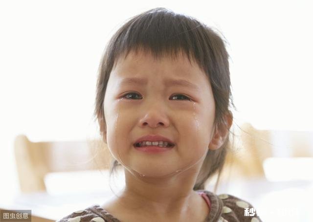 三岁宝宝不肯接受新事物，总哭哭啼啼，是自闭症吗