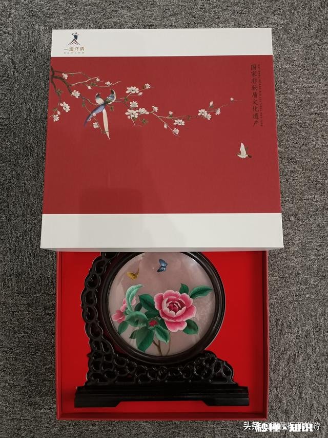 年底公司要采购礼品送客户，什么样的礼品既高端又实用