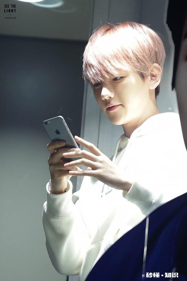 在韩国能买到边伯贤亲笔签名吗