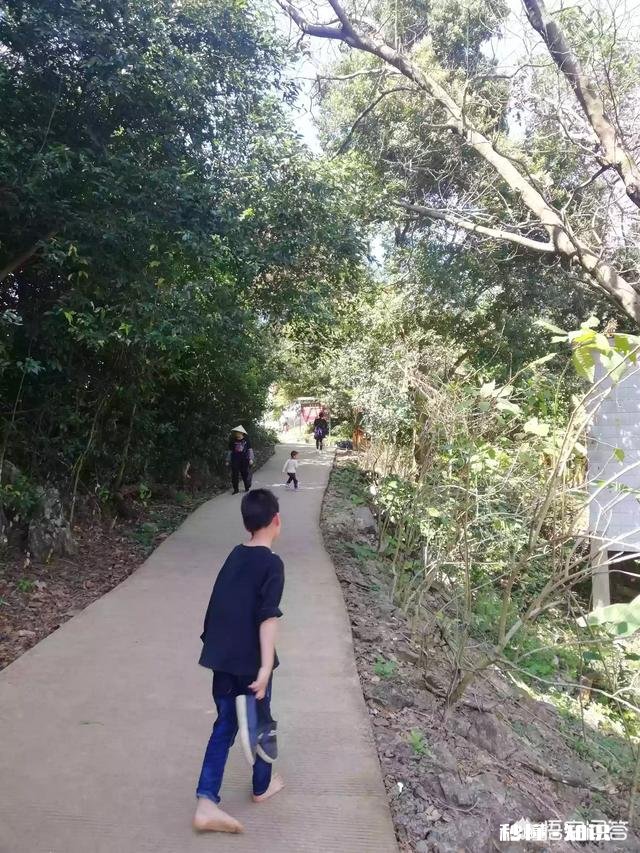 如何看待愿意花一千元给孩子拍照片,而不愿意给孩子买奶粉的人