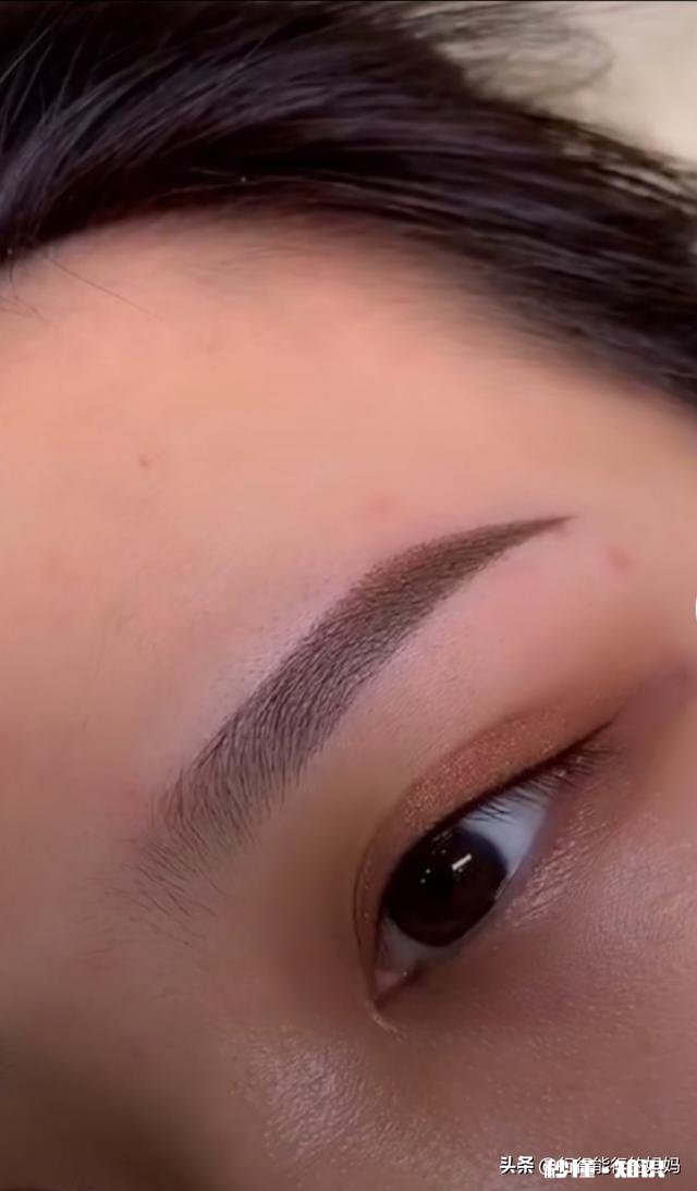 不喜欢化妆却老想买，也买了很多彩妆，是什么毛病