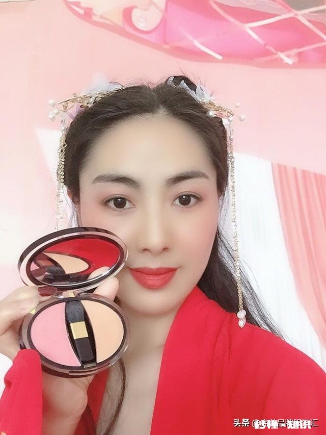 不喜欢化妆却老想买，也买了很多彩妆，是什么毛病