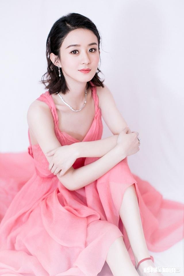 众女星中，迪丽热巴和古力娜扎以及赵丽颖演技相比，你更喜欢哪位，为什么