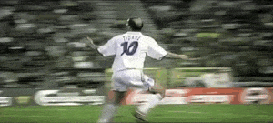 齐达内如果欧冠三连冠，与贝肯鲍尔哪个历史地位高