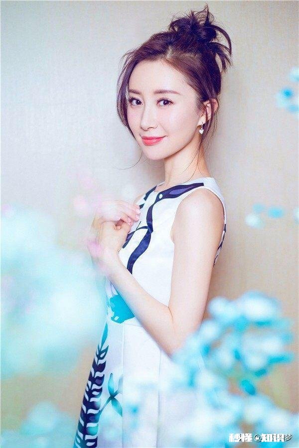 大家觉得明星出道最晚是多少岁之前