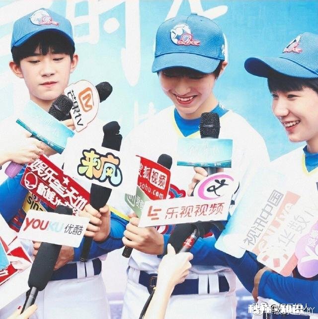 大家觉得明星出道最晚是多少岁之前