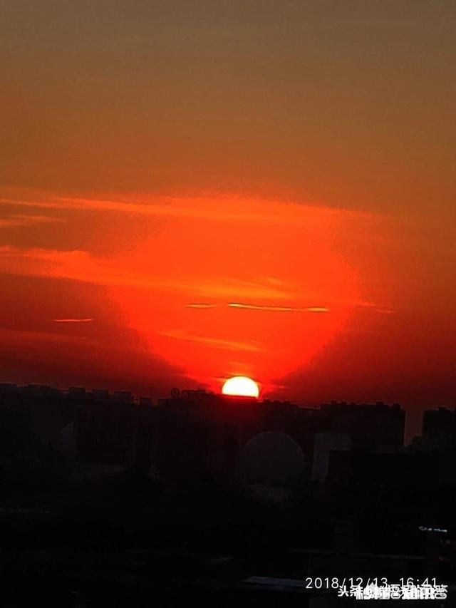 好朋友半夜被家暴，但她有一儿一女，该不该原谅她的老公